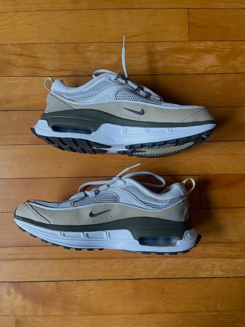 Nike Women's White, Tan & Green Trainers
